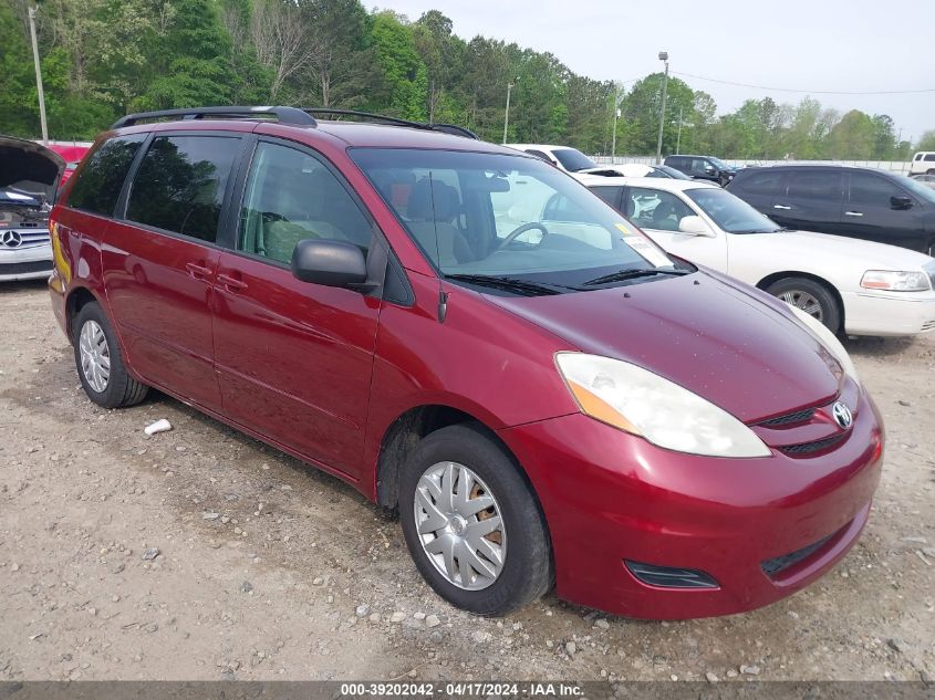 Lot #2536946259 2010 TOYOTA SIENNA LE salvage car