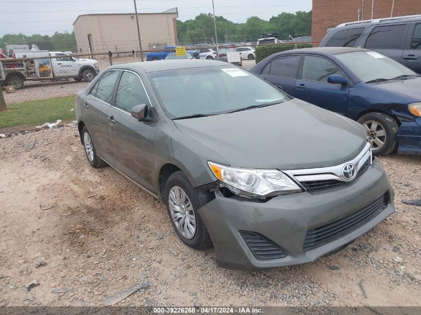 Lot #2539235394 2014 TOYOTA CAMRY LE salvage car