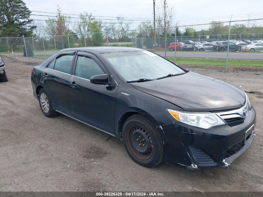 Lot #2539245747 2012 TOYOTA CAMRY HYBRID LE salvage car