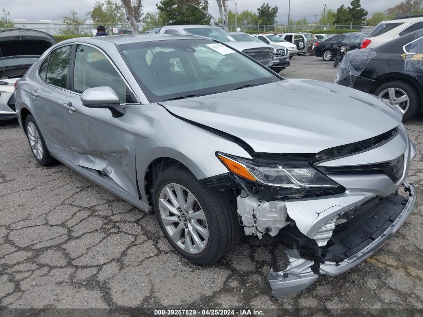Lot #2541534499 2018 TOYOTA CAMRY LE salvage car