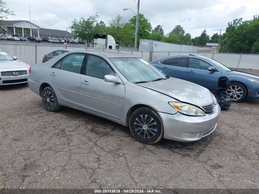 Lot #2541529590 2002 TOYOTA CAMRY LE salvage car