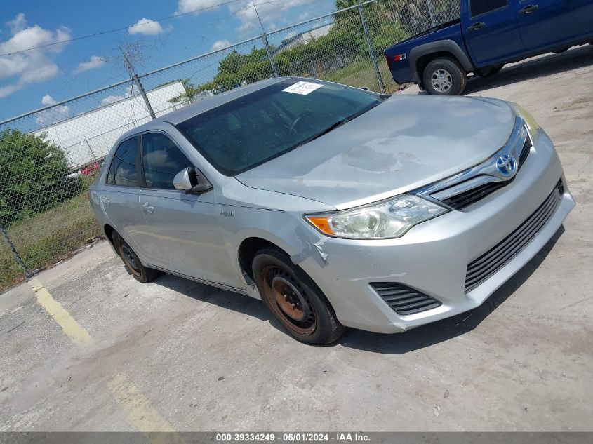 Lot #2531201305 2013 TOYOTA CAMRY HYBRID LE salvage car