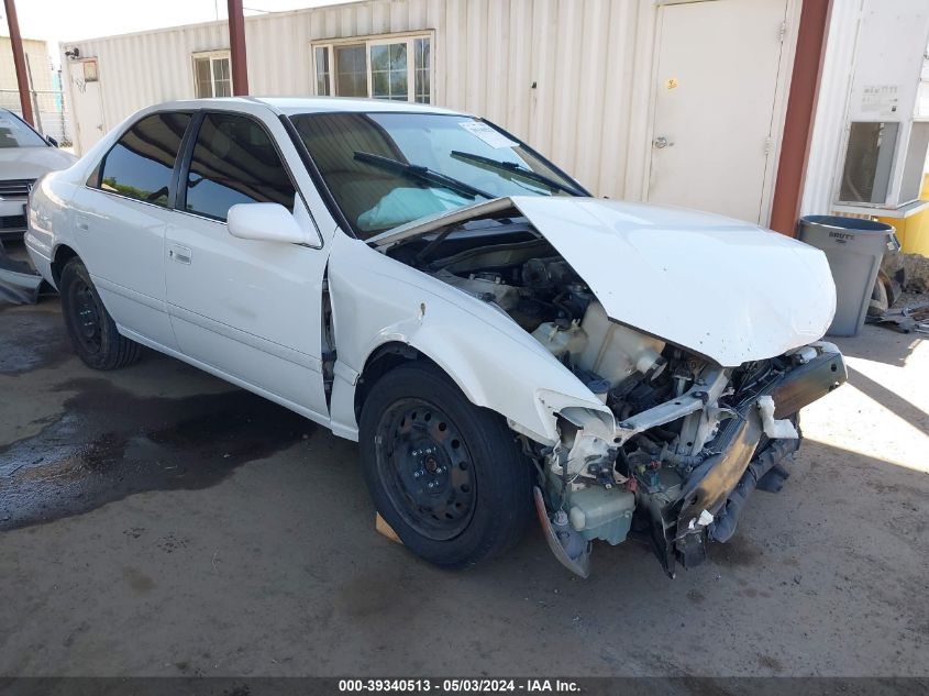 Lot #2541533898 2000 TOYOTA CAMRY LE V6 salvage car