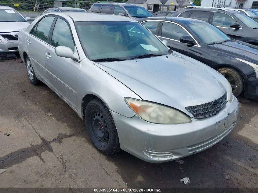 Lot #2568753832 2004 TOYOTA CAMRY LE salvage car
