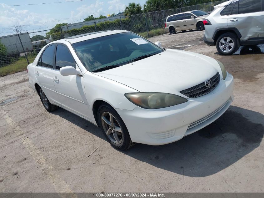 Lot #2531200773 2004 TOYOTA CAMRY LE salvage car