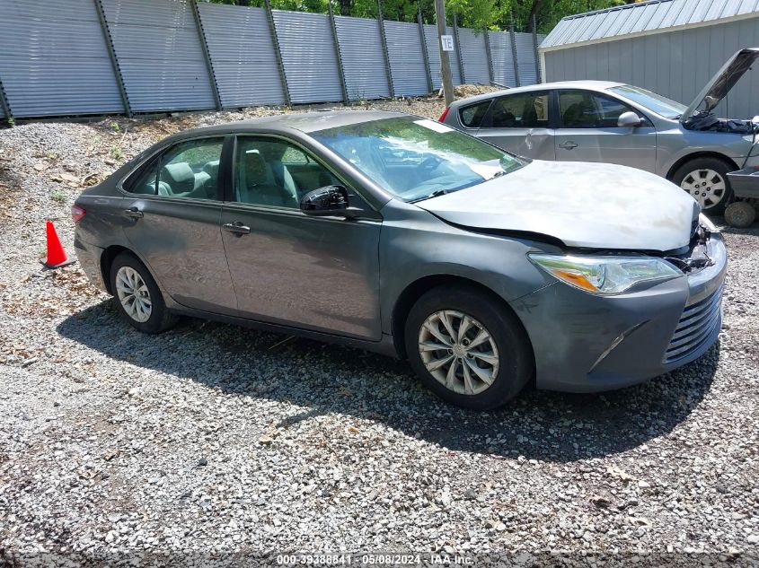 Lot #2525399669 2015 TOYOTA CAMRY LE salvage car