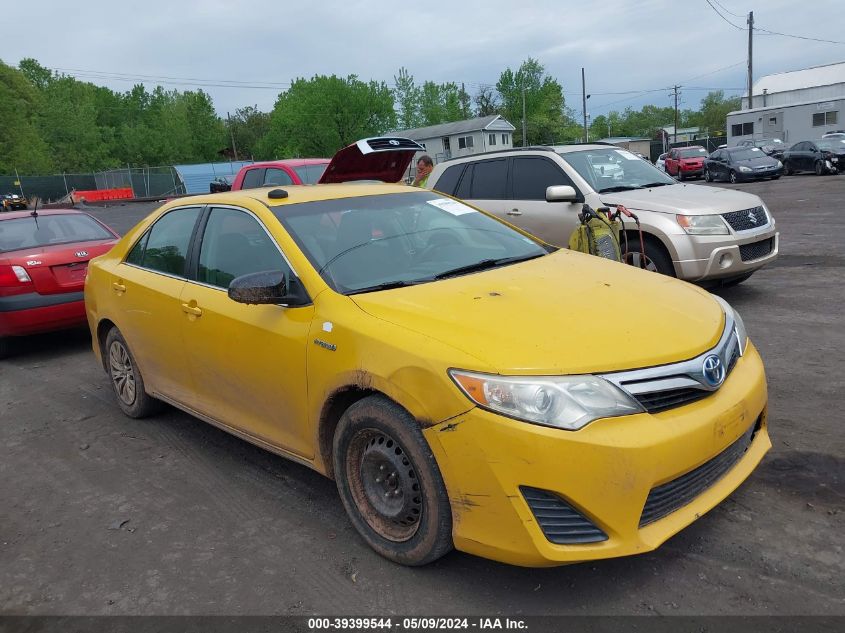 Lot #2525399402 2014 TOYOTA CAMRY HYBRID LE salvage car