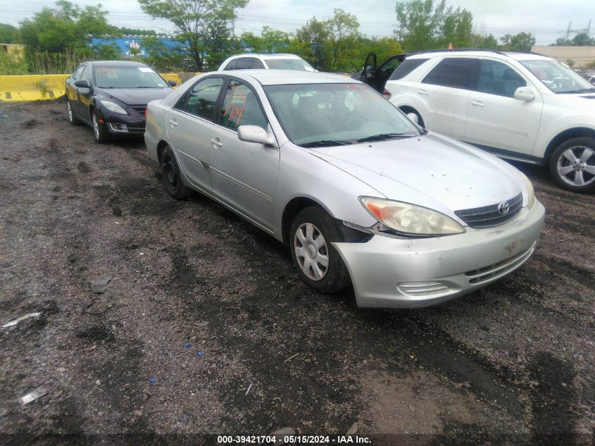 Lot #2541520475 2002 TOYOTA CAMRY LE salvage car