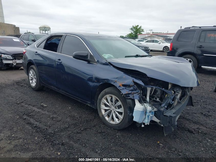 Lot #2541511753 2016 TOYOTA CAMRY LE salvage car
