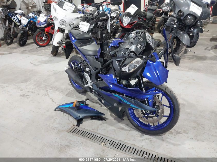 2024 YAMAHA YZFR3 A #2995286853