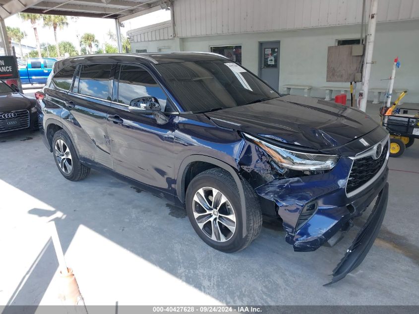 2021 TOYOTA HIGHLANDER XLE #3021952559