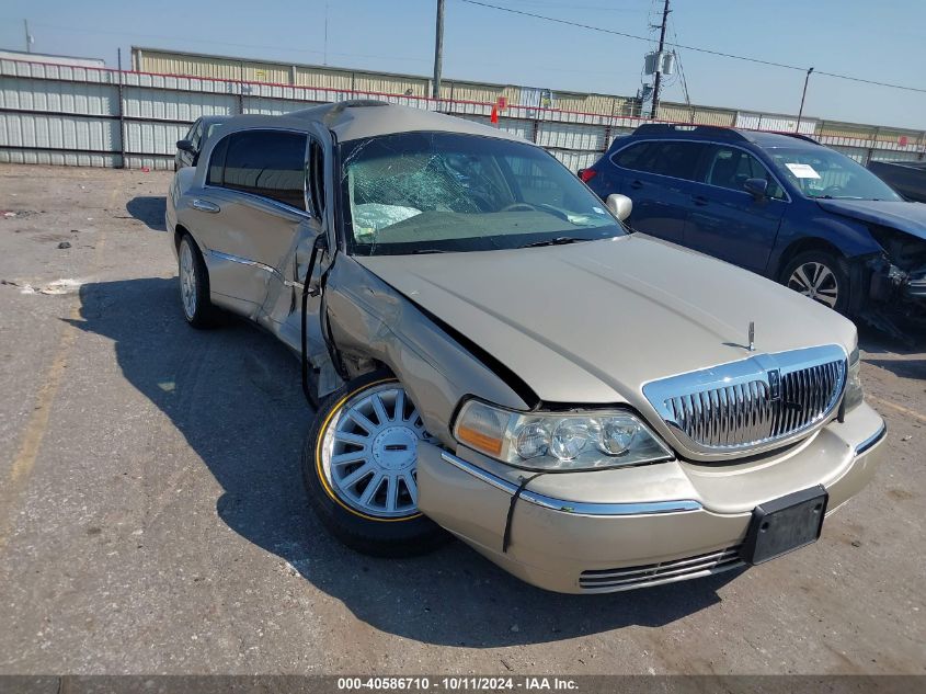 2004 LINCOLN TOWN CAR SIGNATURE #3035086438