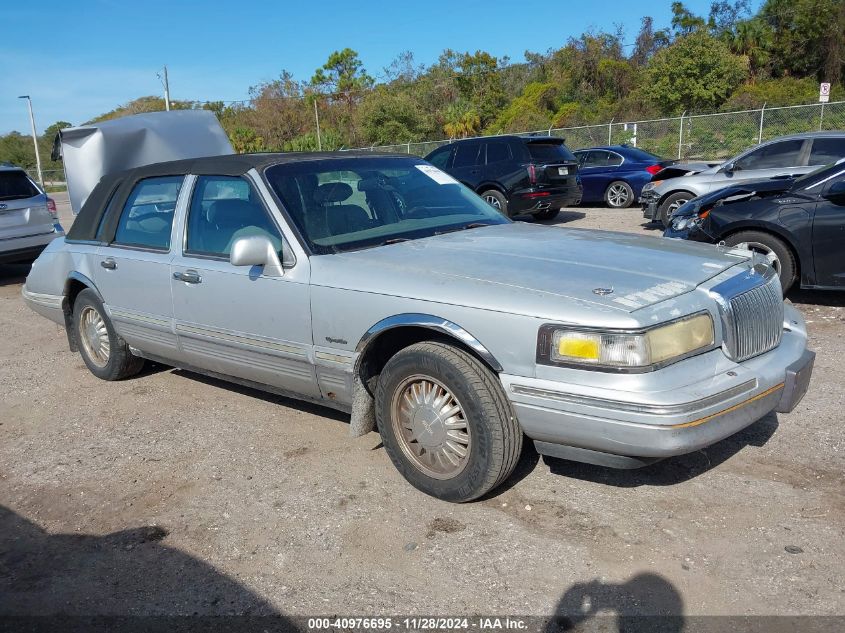 1997 LINCOLN TOWN CAR SIGNATURE #3034052111