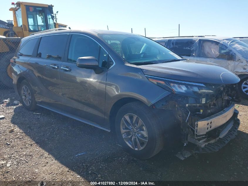 2024 TOYOTA SIENNA XLE #3045358815