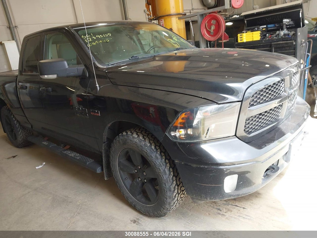 1C6RR7GTXJS169445 · 2018 RAM 1500 SLT