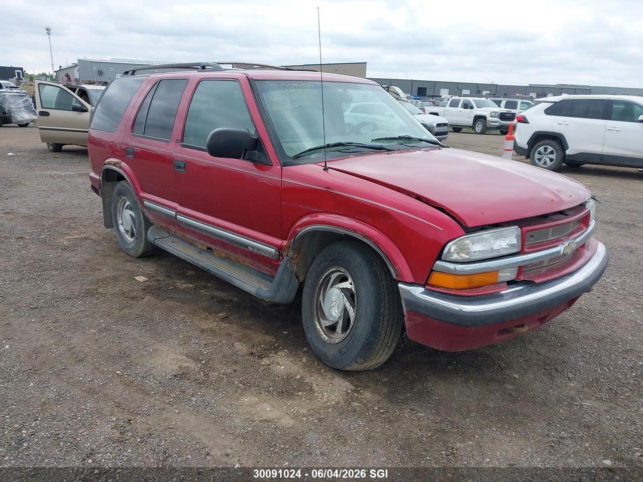 1GNDT13W1Y2397546 · 2000 CHEVROLET BLAZER