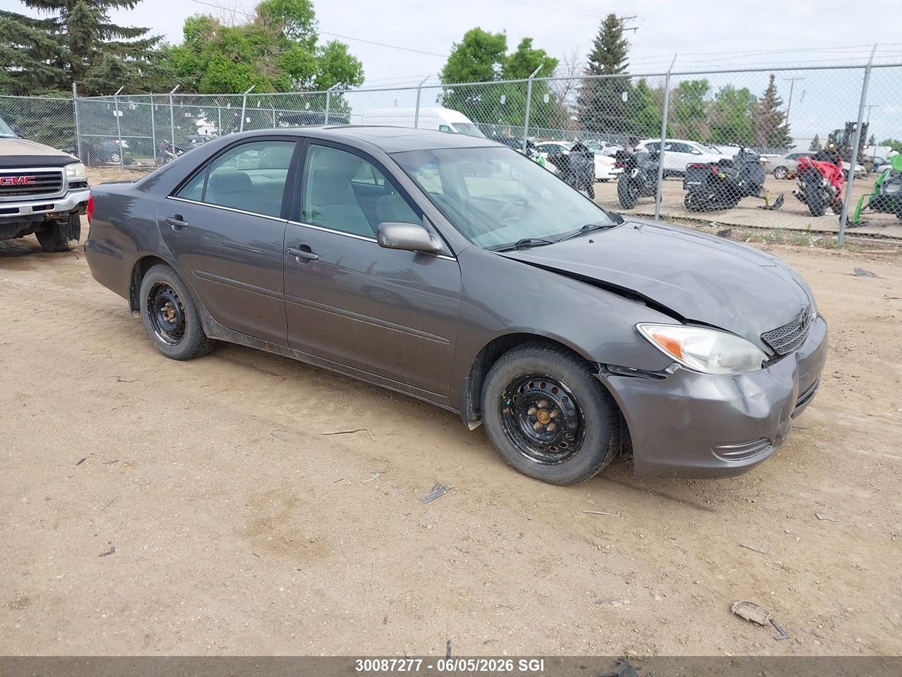 4T1BF32K14U576746 · 2004 TOYOTA CAMRY LE/XLE/SE