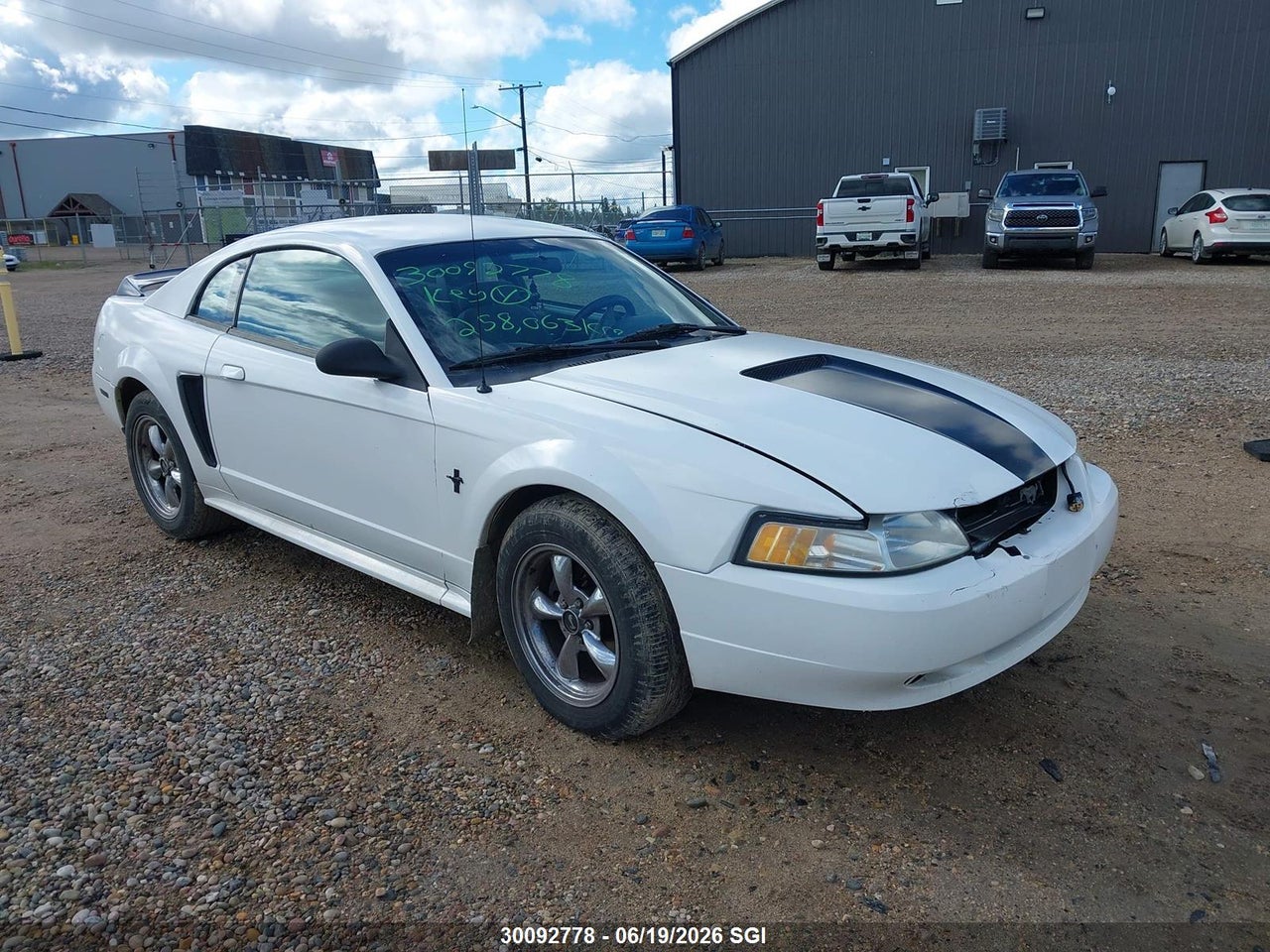 1FAFP4048YF242873 · 2000 FORD MUSTANG