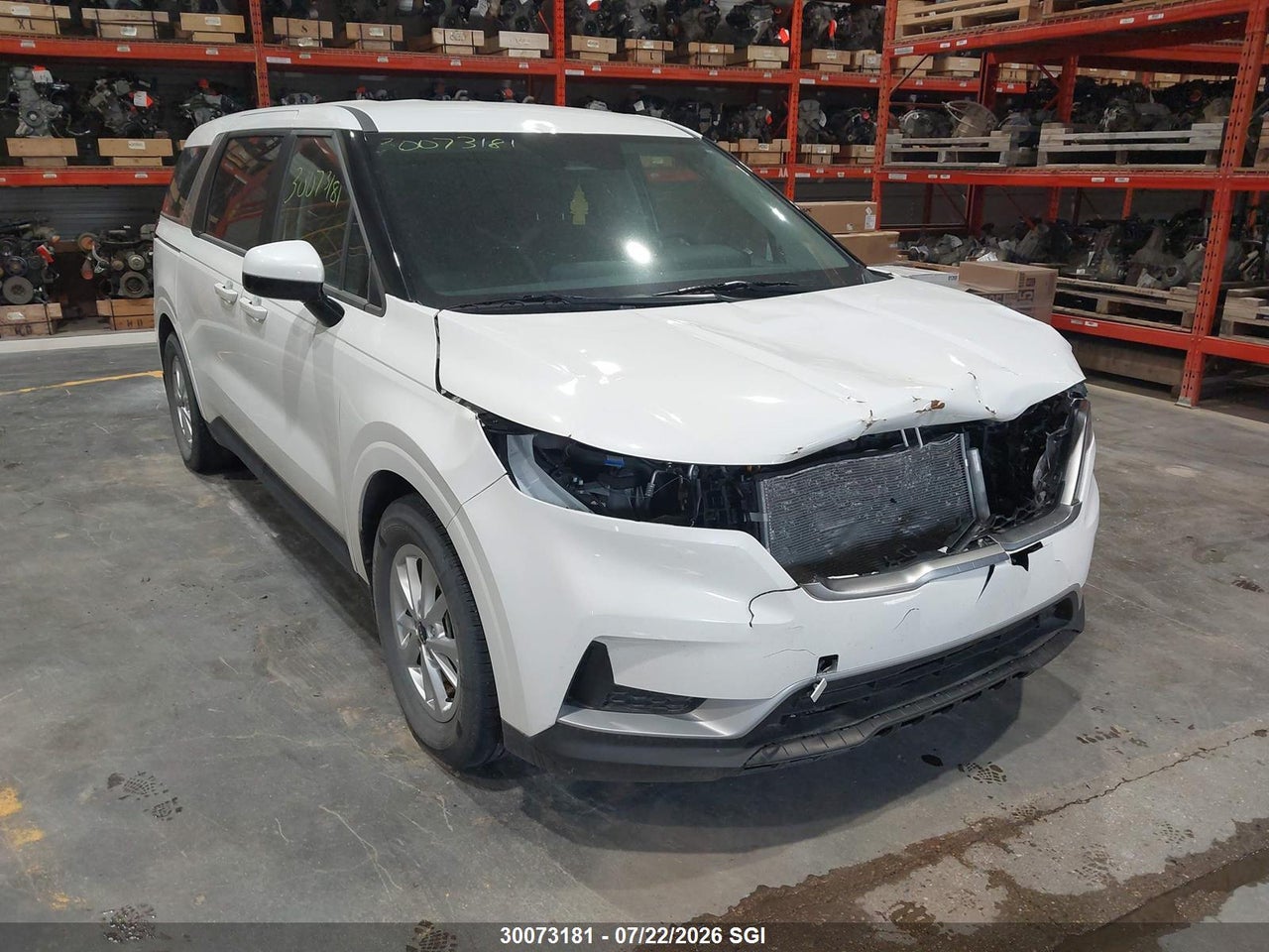 KNDNB5H30R6371584 · 2024 KIA CARNIVAL LX