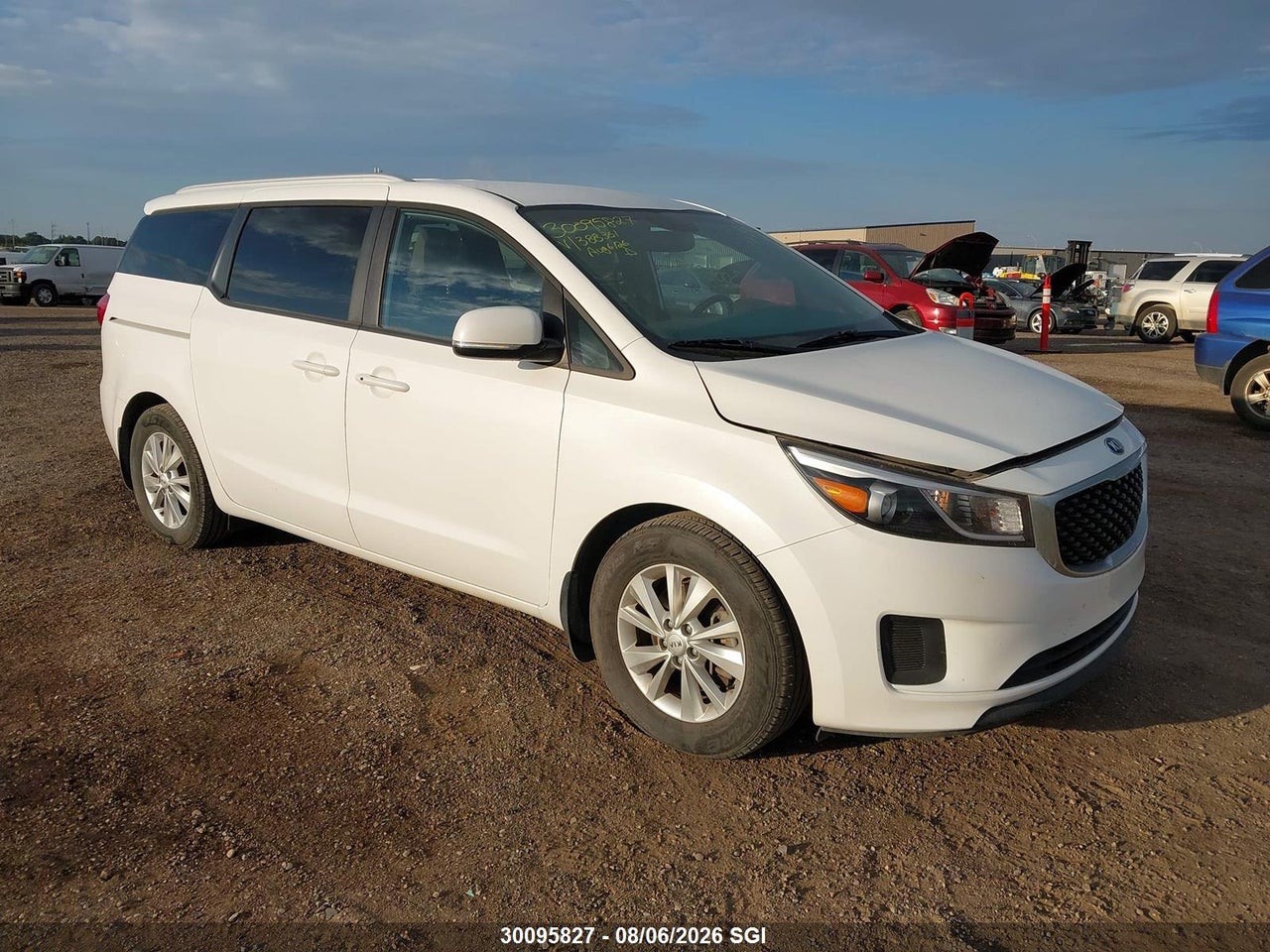 KNDMB5C12J6388361 · 2018 KIA SEDONA LX