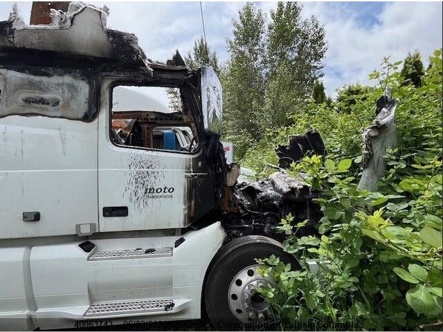 4V4NC9EJ4NN****** · 2022 VOLVO VN VNL