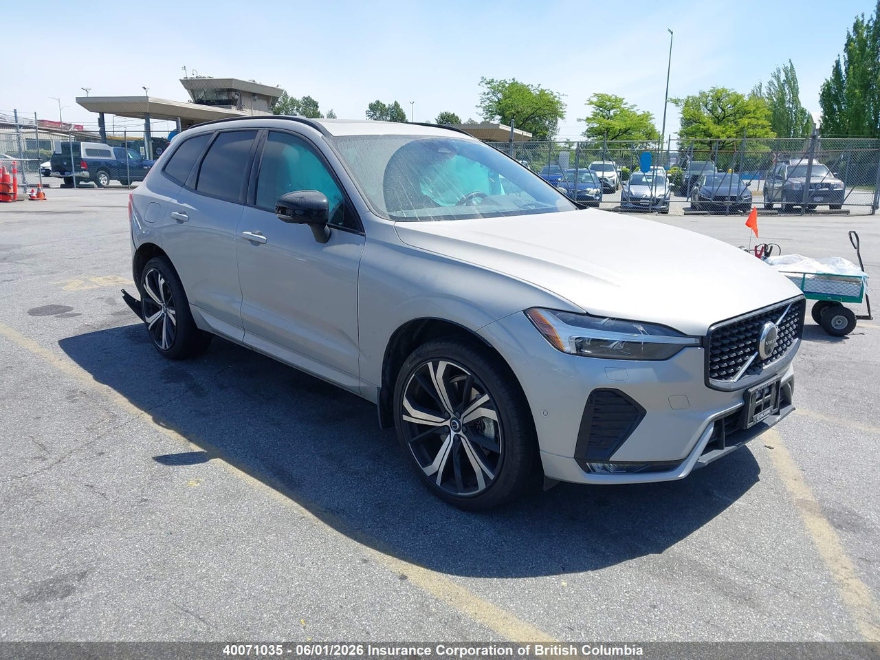 LYV062RM5NB****** · 2022 VOLVO XC60 · 1/12