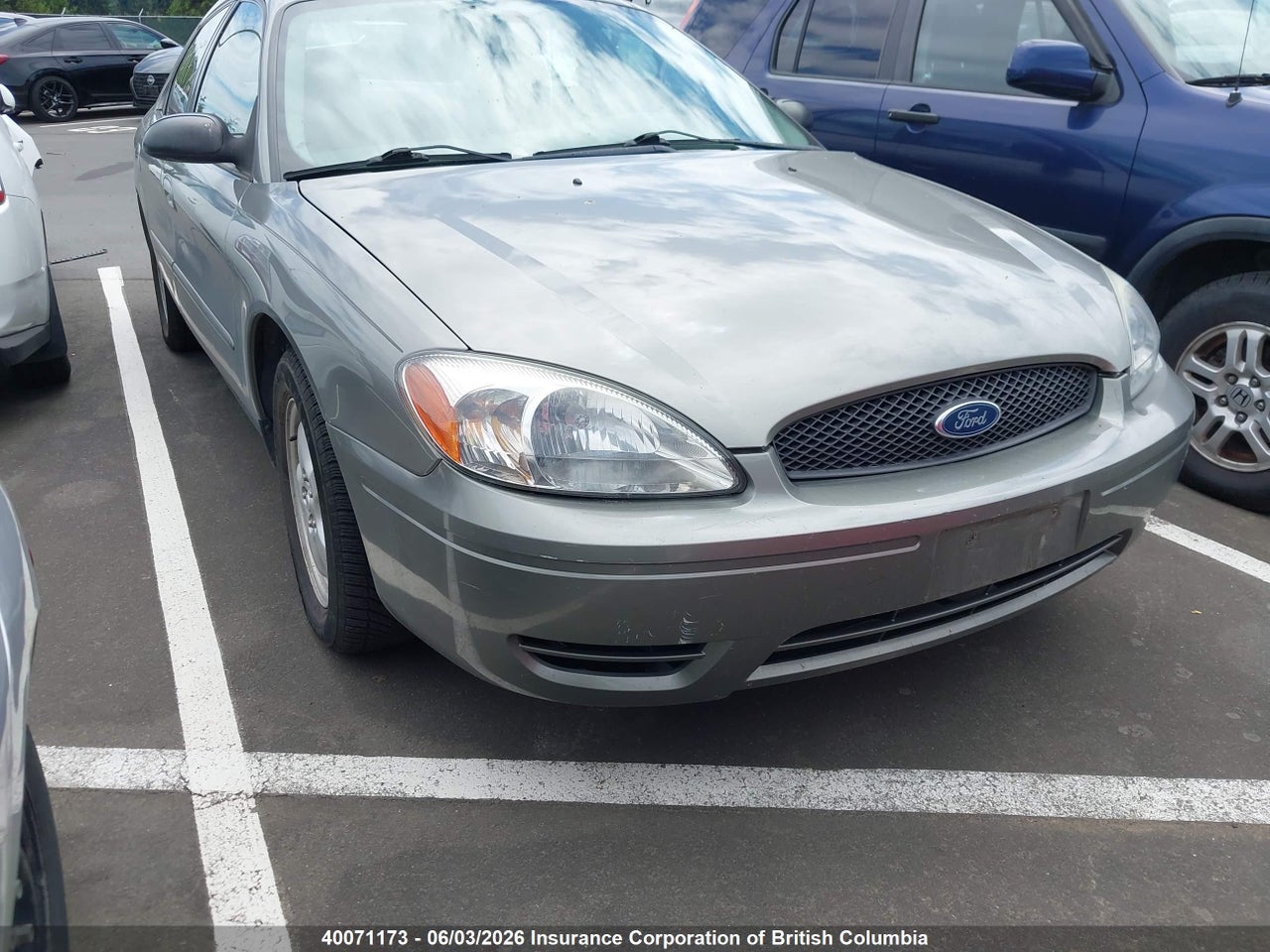 1FAFP53U64G****** · 2004 FORD TAURUS SE