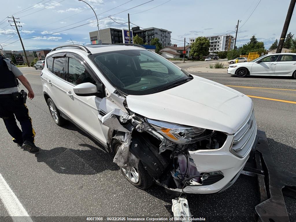 1FMCU9H92JUD39826 · 2018 FORD ESCAPE SEL