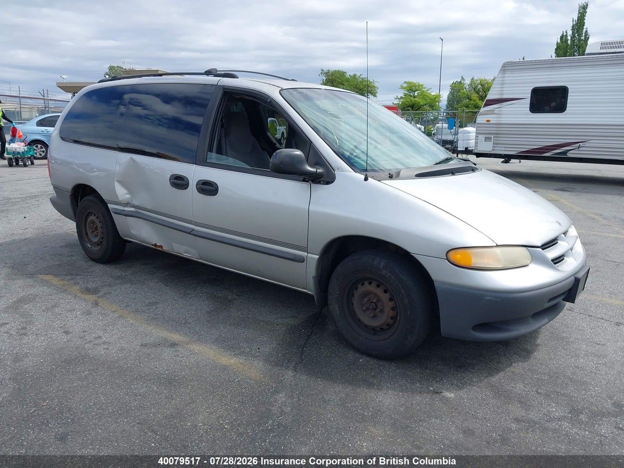 2B4GP2438YR872094 · 2000 DODGE GRAND CARAVAN