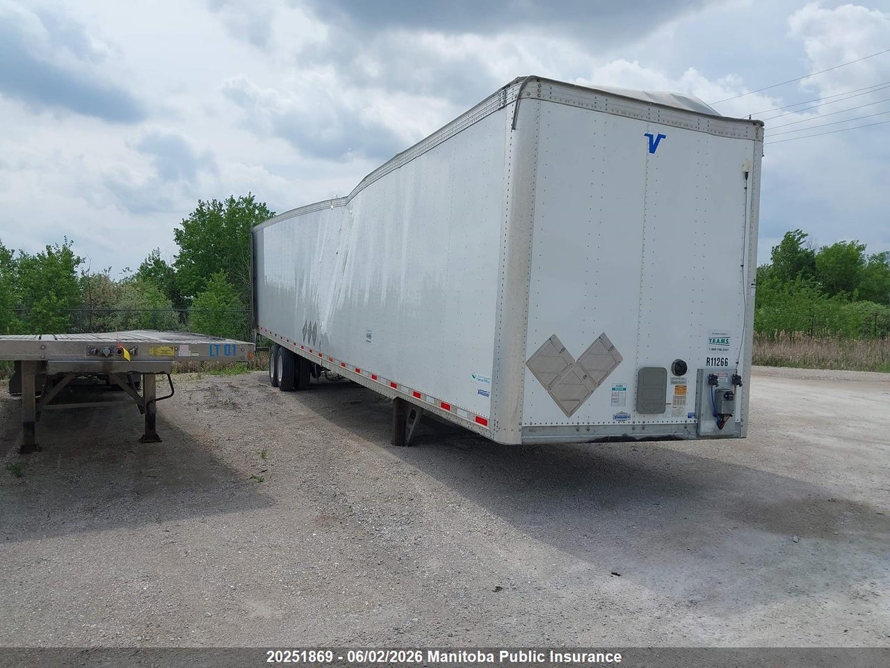 5V8VA5326SM****** · 2025 Semi-Trailer Vanguard · 1/12