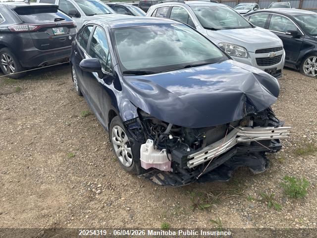 5YFBPMBE8NP365835 · 2022 TOYOTA COROLLA LE