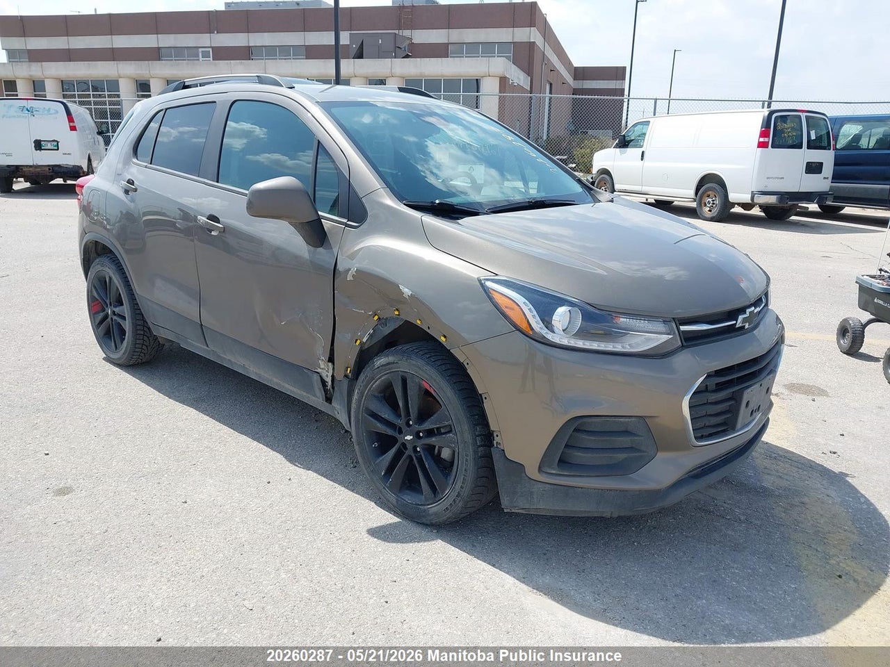 KL7CJLSB9MB355945 · 2021 CHEVROLET trax lt