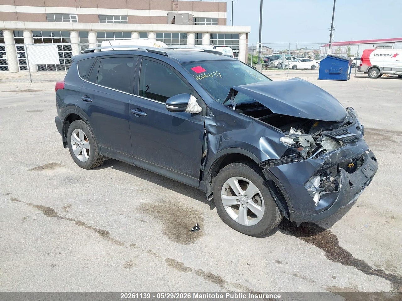 2T3RFREV9DW047673 · 2013 TOYOTA RAV4 XLE