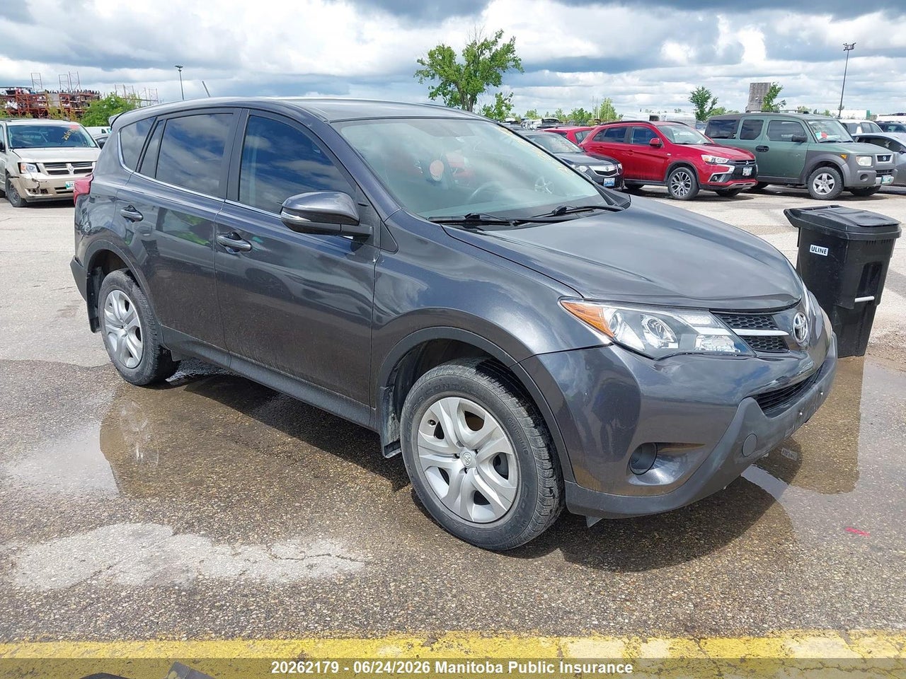 2T3BFREV9EW142611 · 2014 TOYOTA RAV4 LE