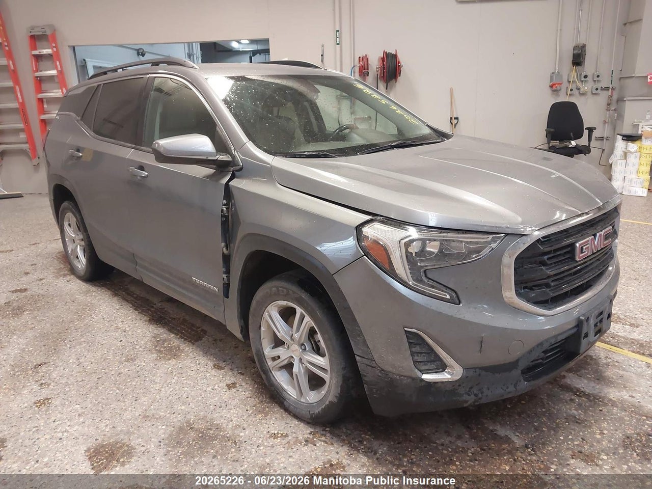3GKALUEU4JL279248 · 2018 GMC TERRAIN SLE