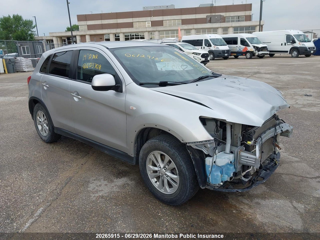 JA4AJ3AU8KU603708 · 2019 MITSUBISHI RVR SE