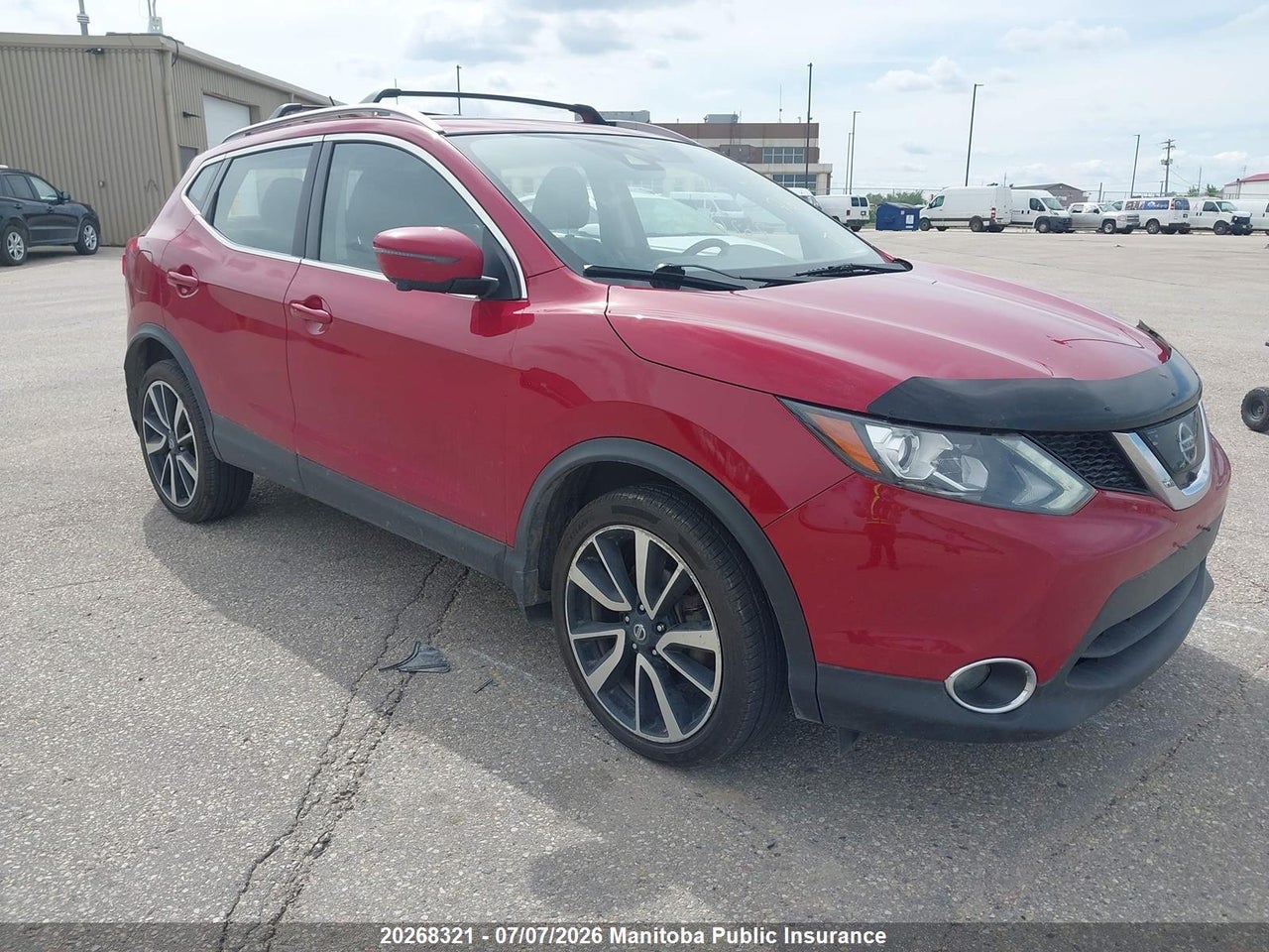 JN1BJ1CR8HW141240 · 2017 NISSAN QASHQAI SL
