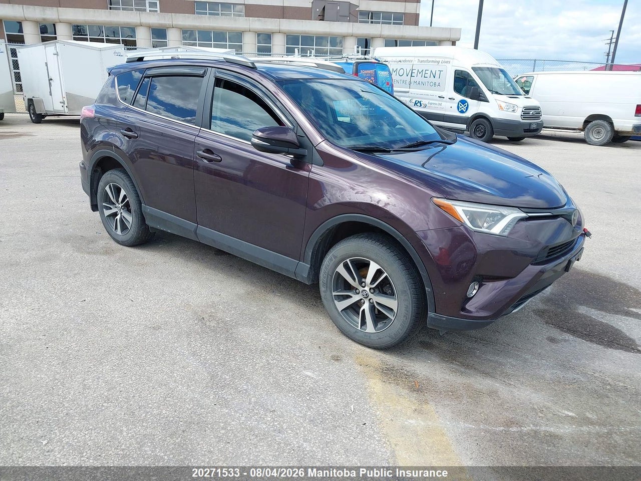 2T3RFREV6HW672621 · 2017 TOYOTA RAV4 XLE