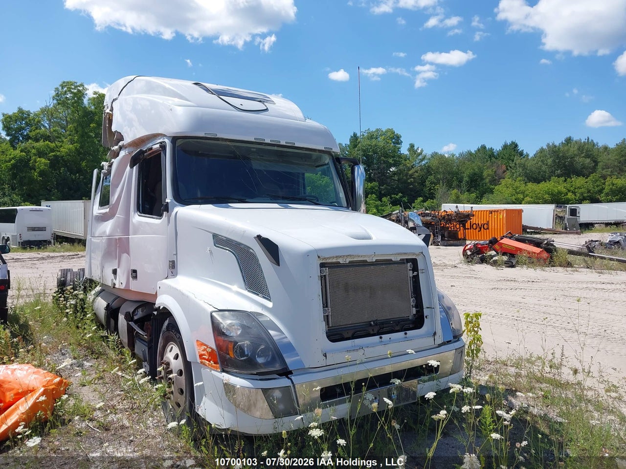 4V4NC9EH7HN963951 · 2017 VOLVO VN VNL