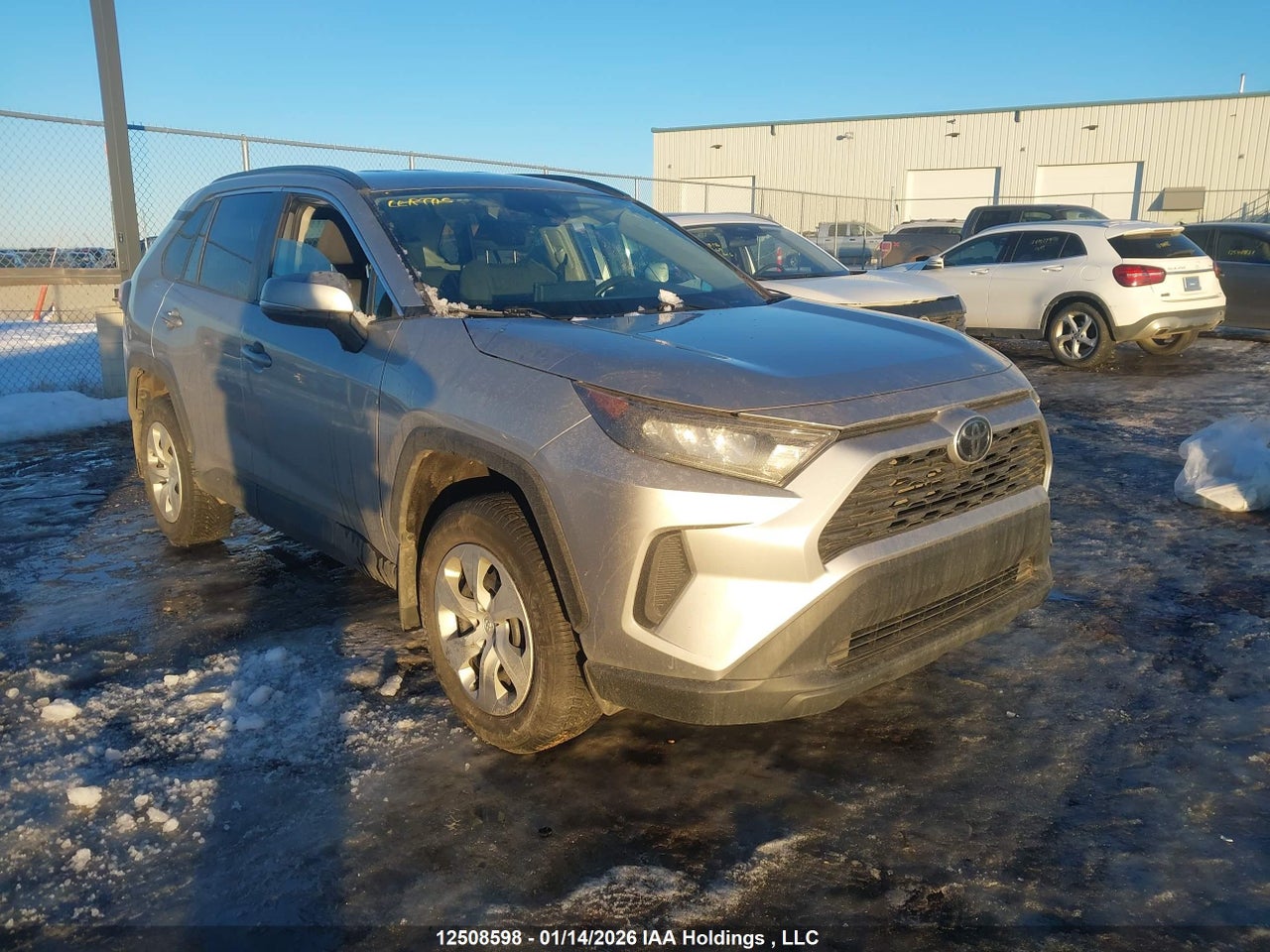 2T3B1RFV8LC121843 · 2020 TOYOTA RAV4 LE