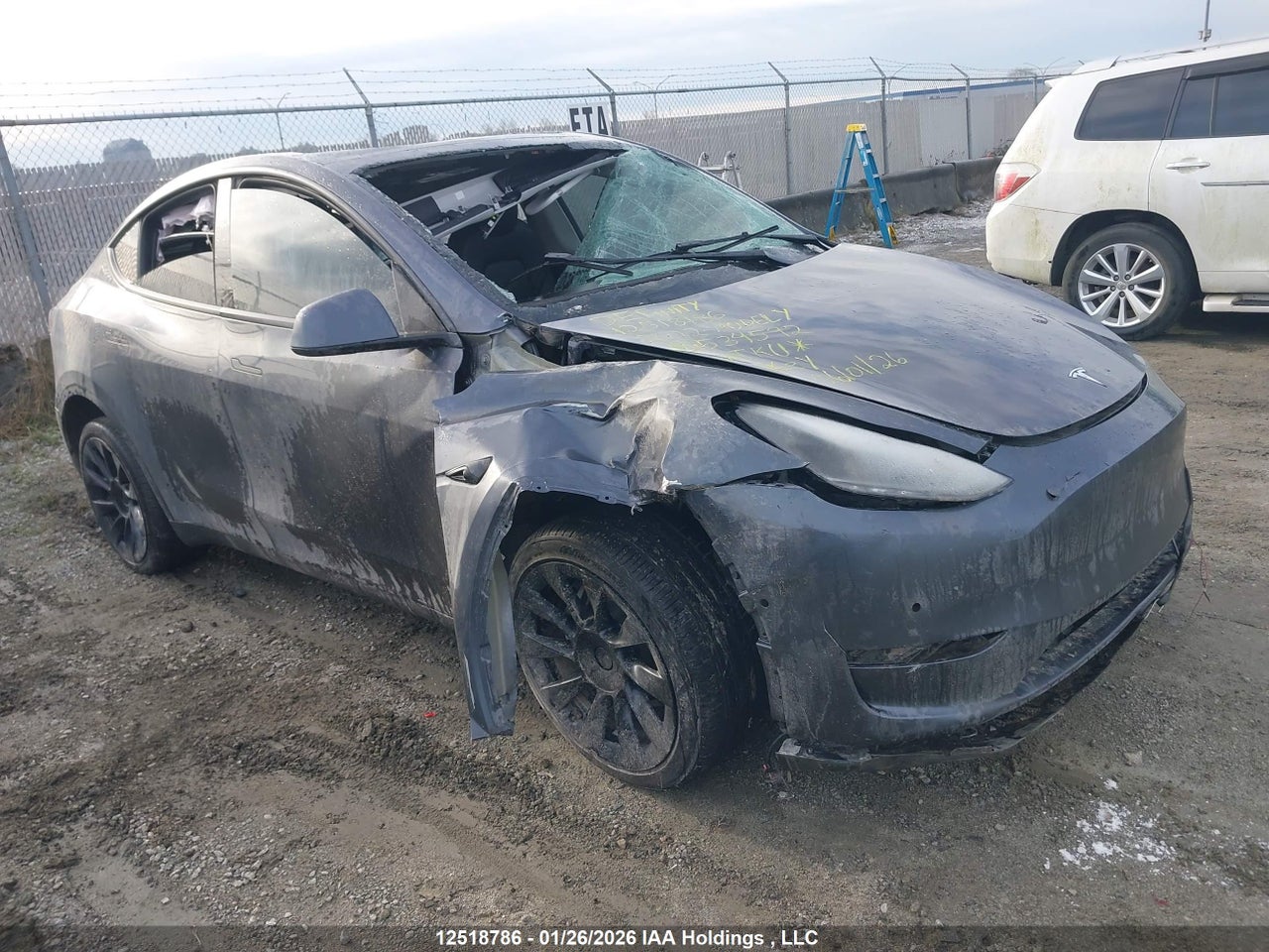 7SAYGDEE4NF534592 · 2022 TESLA MODEL Y LONG RANGE