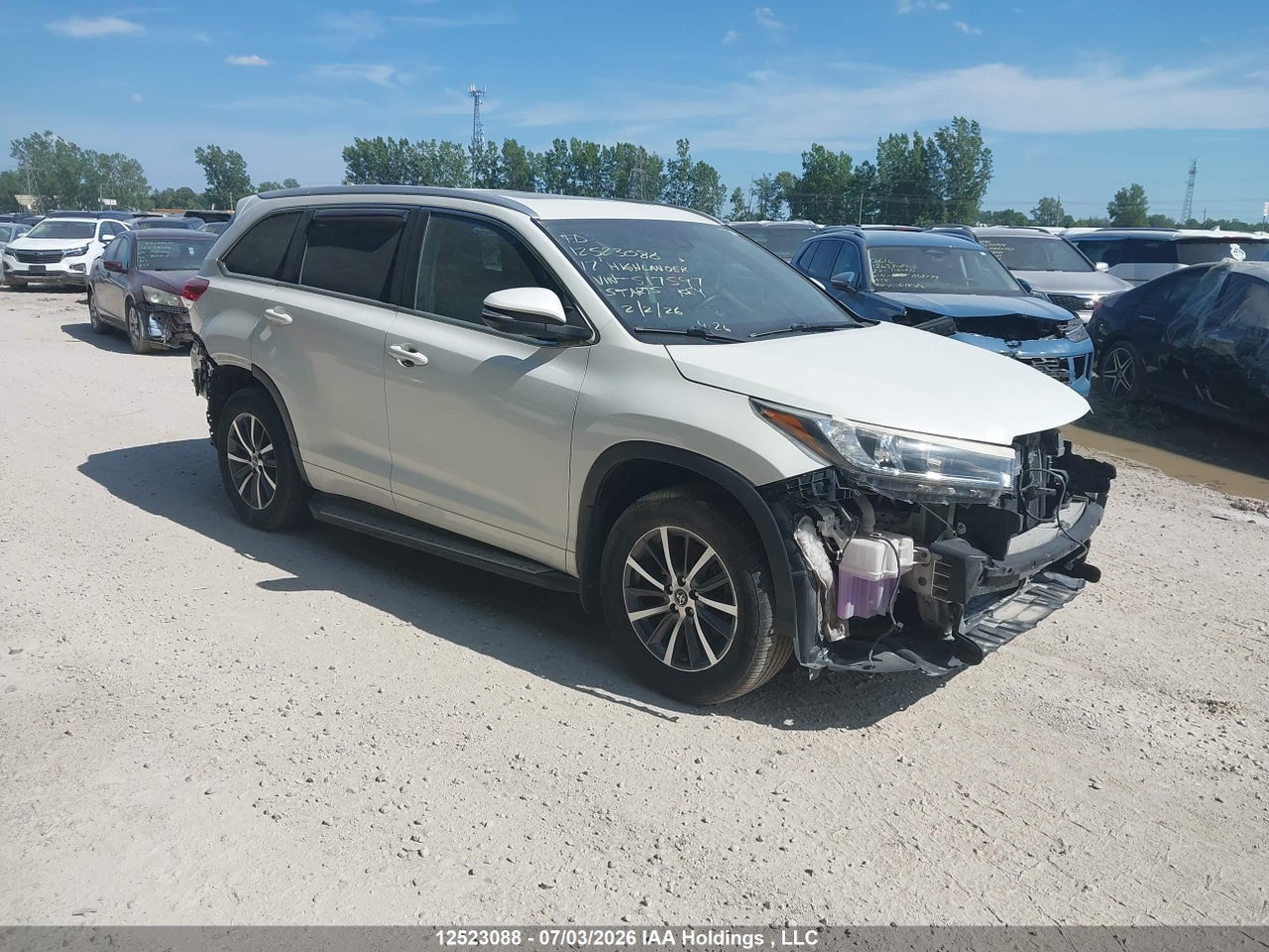 5TDJZRFH8HS517597 · 2017 TOYOTA highlander xle