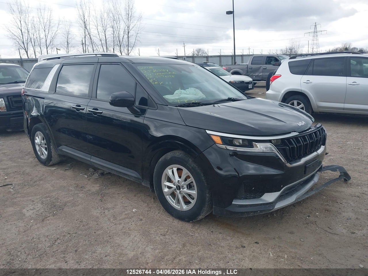 KNDNB5H35R6357048 · 2024 KIA CARNIVAL LX