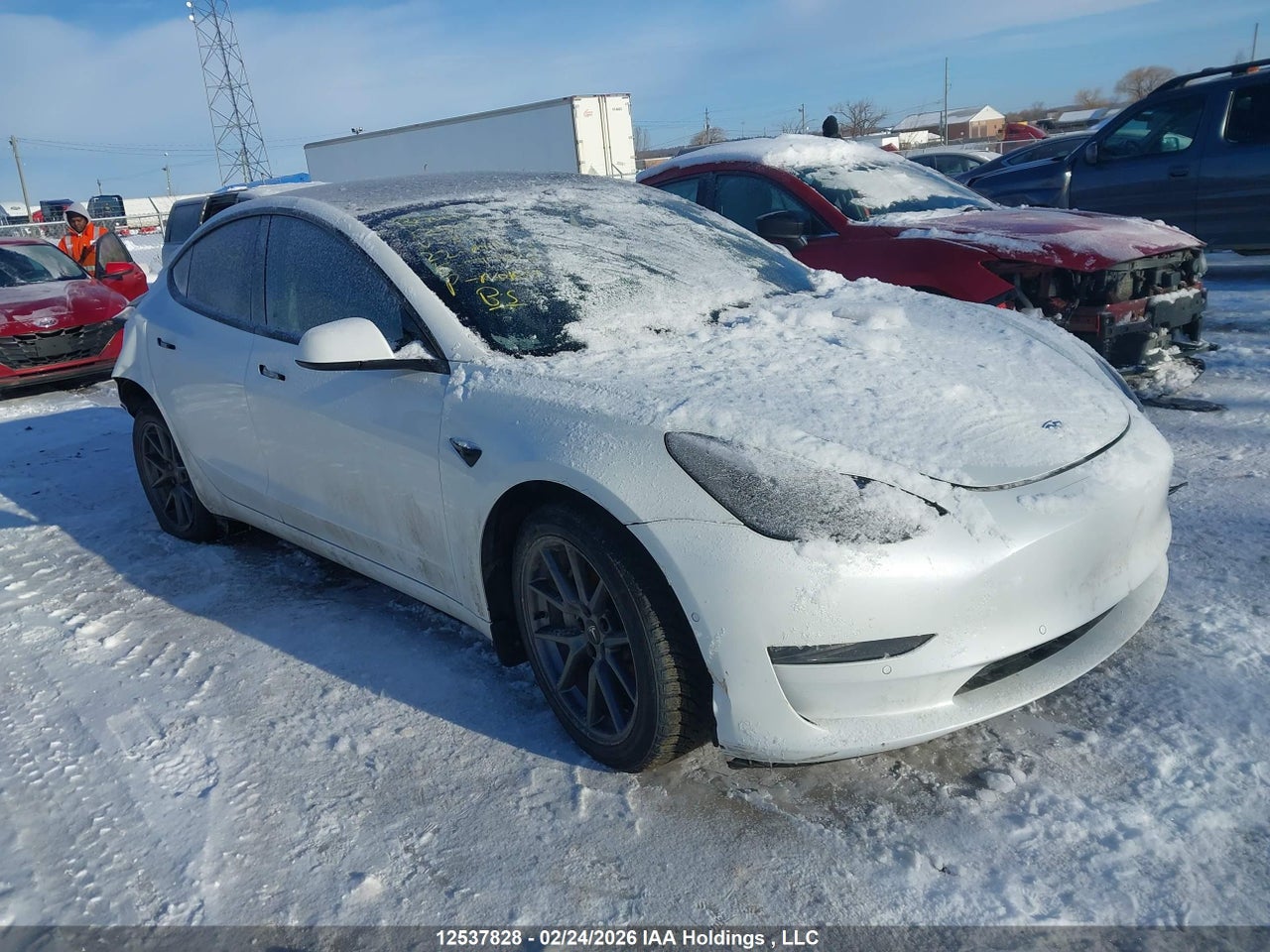 5YJ3E1EA5NF340100 · 2022 TESLA MODEL 3 RWD/STANDARD RANGE