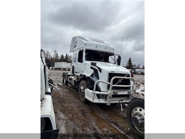 4V4NC9EH4GN975196 · 2016 VOLVO VN VNL