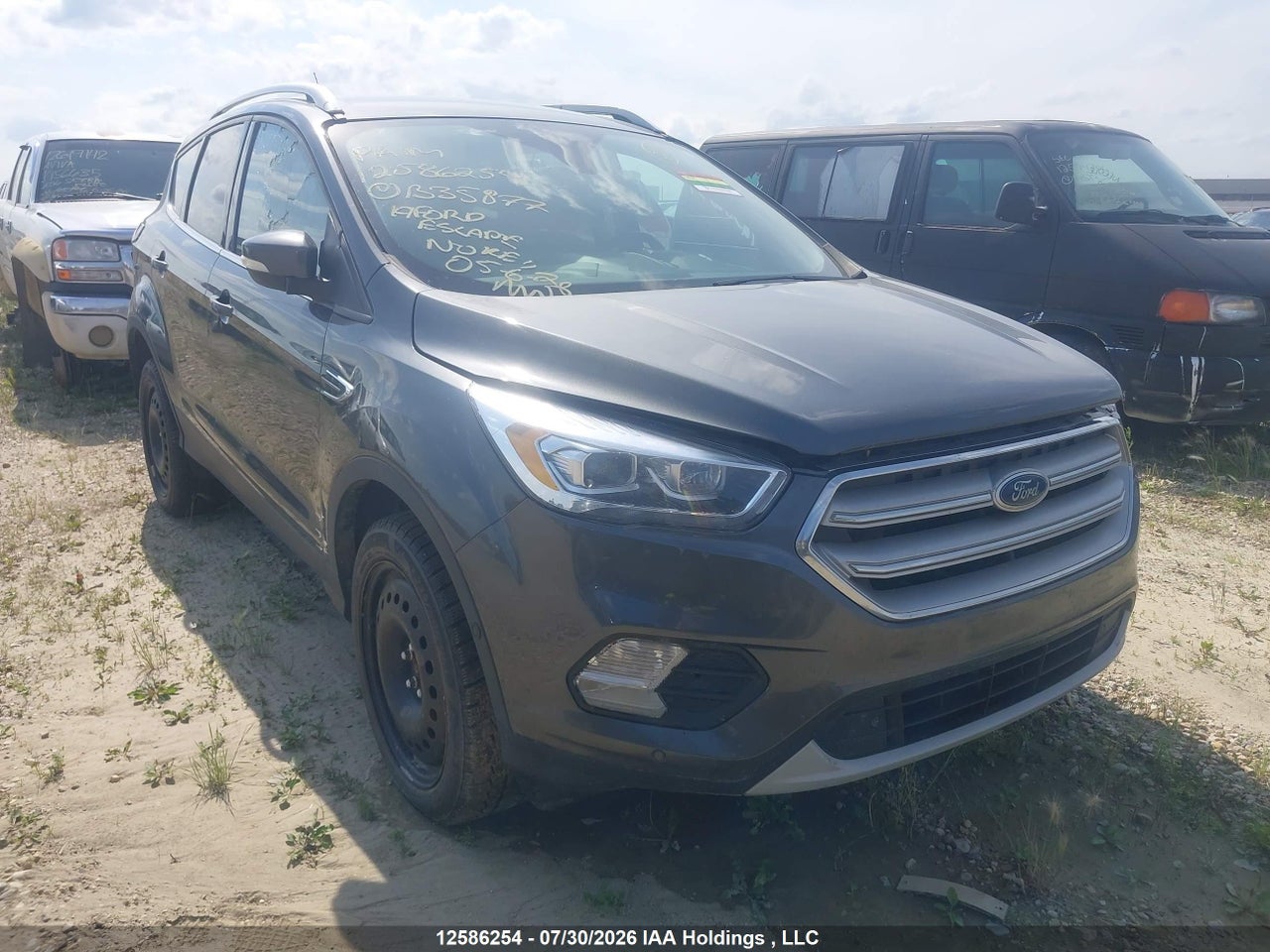 1FMCU9J92KUB35877 · 2019 FORD ESCAPE TITANIUM