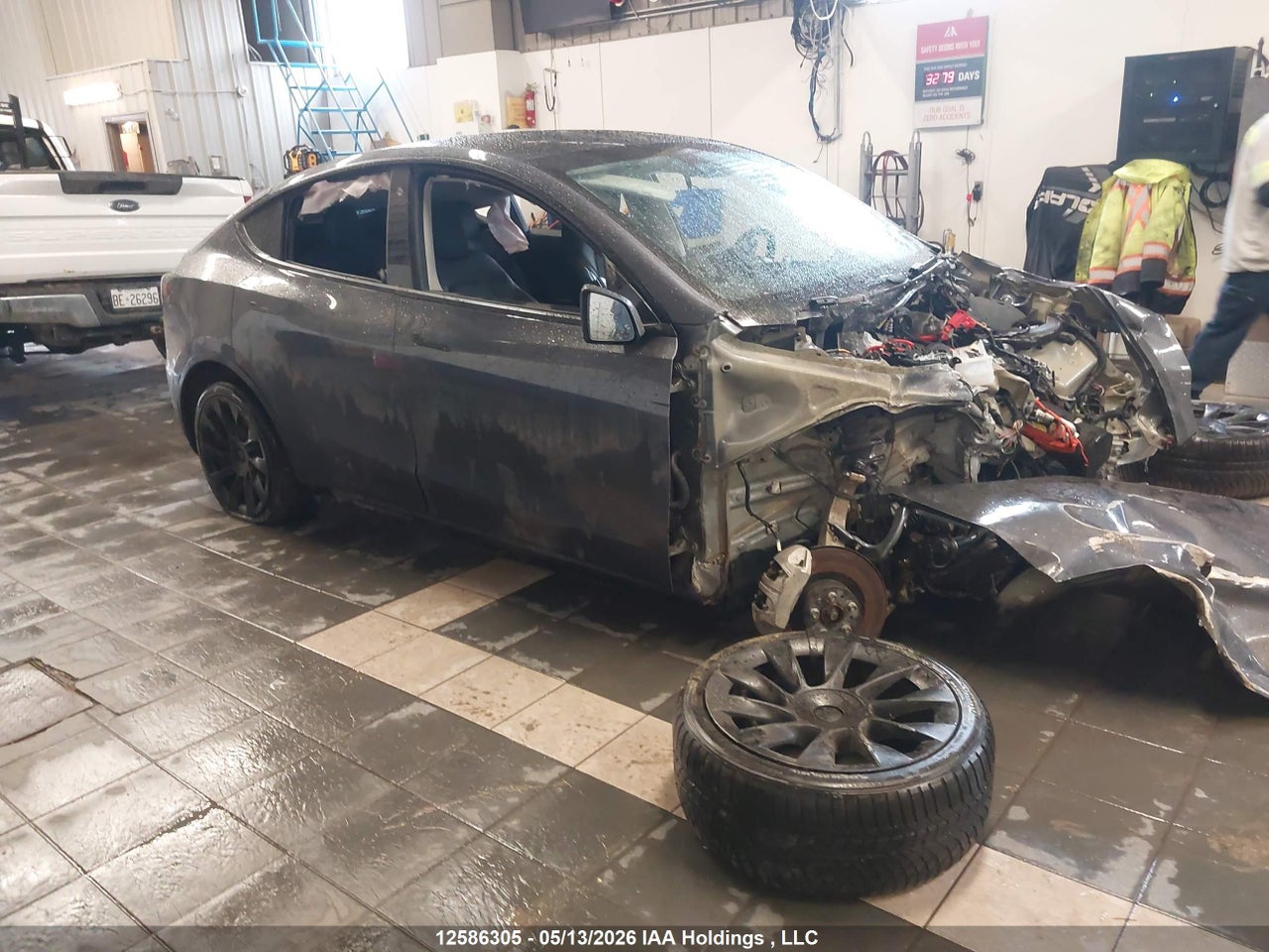 7SAYGDEE2PF690407 · 2023 TESLA MODEL Y LONG RANGE