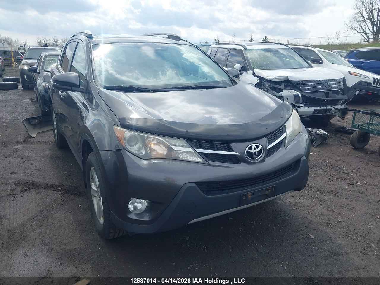 2T3WFREV1DW042969 · 2013 TOYOTA RAV4 XLE
