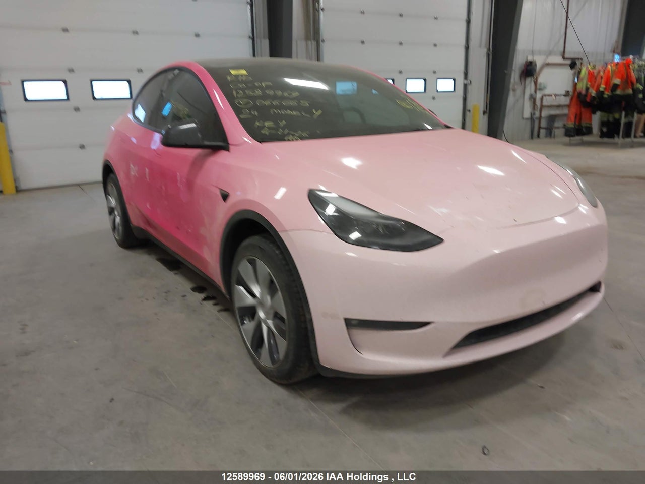 7SAYGDEE1RF****** · 2024 TESLA MODEL Y LONG RANGE · 1/12