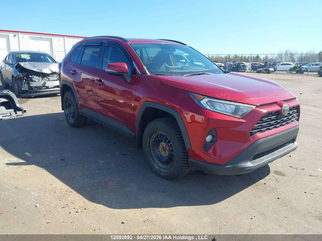 2T3R1RFV5KW050273 · 2019 TOYOTA RAV4 XLE